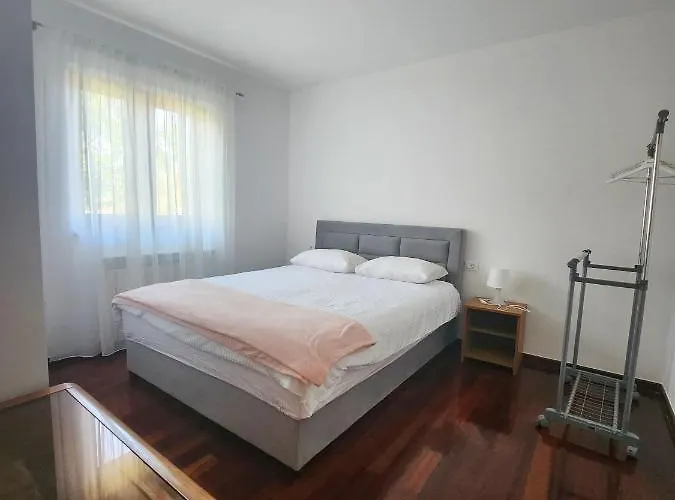 Draga 1695 Apartman *